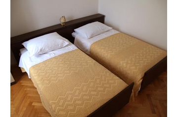 Chorwacja Privát Okrug Donji, Zewnątrz